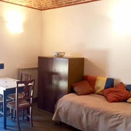 Lucy's Houses - Vittoria Arancio Novara